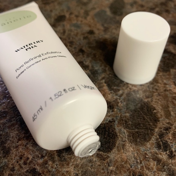 Flanerie Water Lily PHA Pore Refining Exoliator - Picture 3 of 3